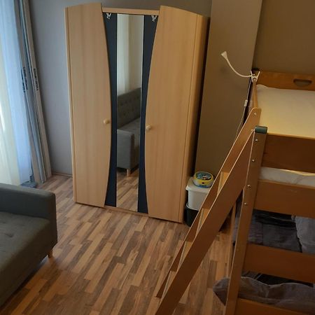 Prague Apartment In Most Near Golf Club, Aqua-Hipo-Autodrom In มอสท์ ภายนอก รูปภาพ