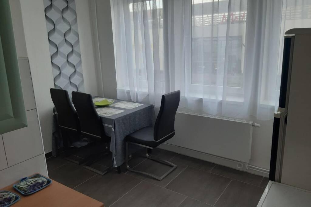 Prague Apartment In Most Near Golf Club, Aqua-Hipo-Autodrom In มอสท์ ภายนอก รูปภาพ