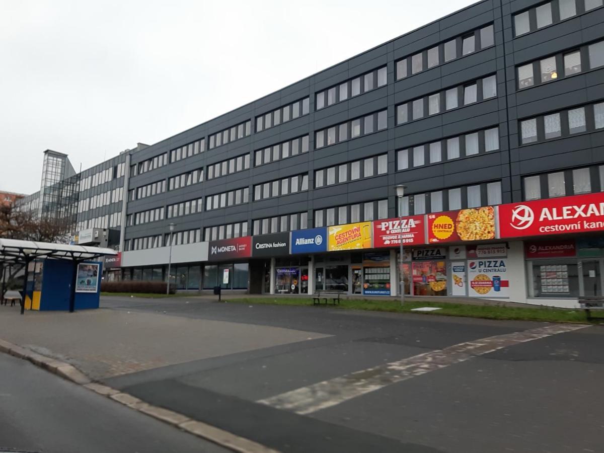 Prague Apartment In Most Near Golf Club, Aqua-Hipo-Autodrom In มอสท์ ภายนอก รูปภาพ